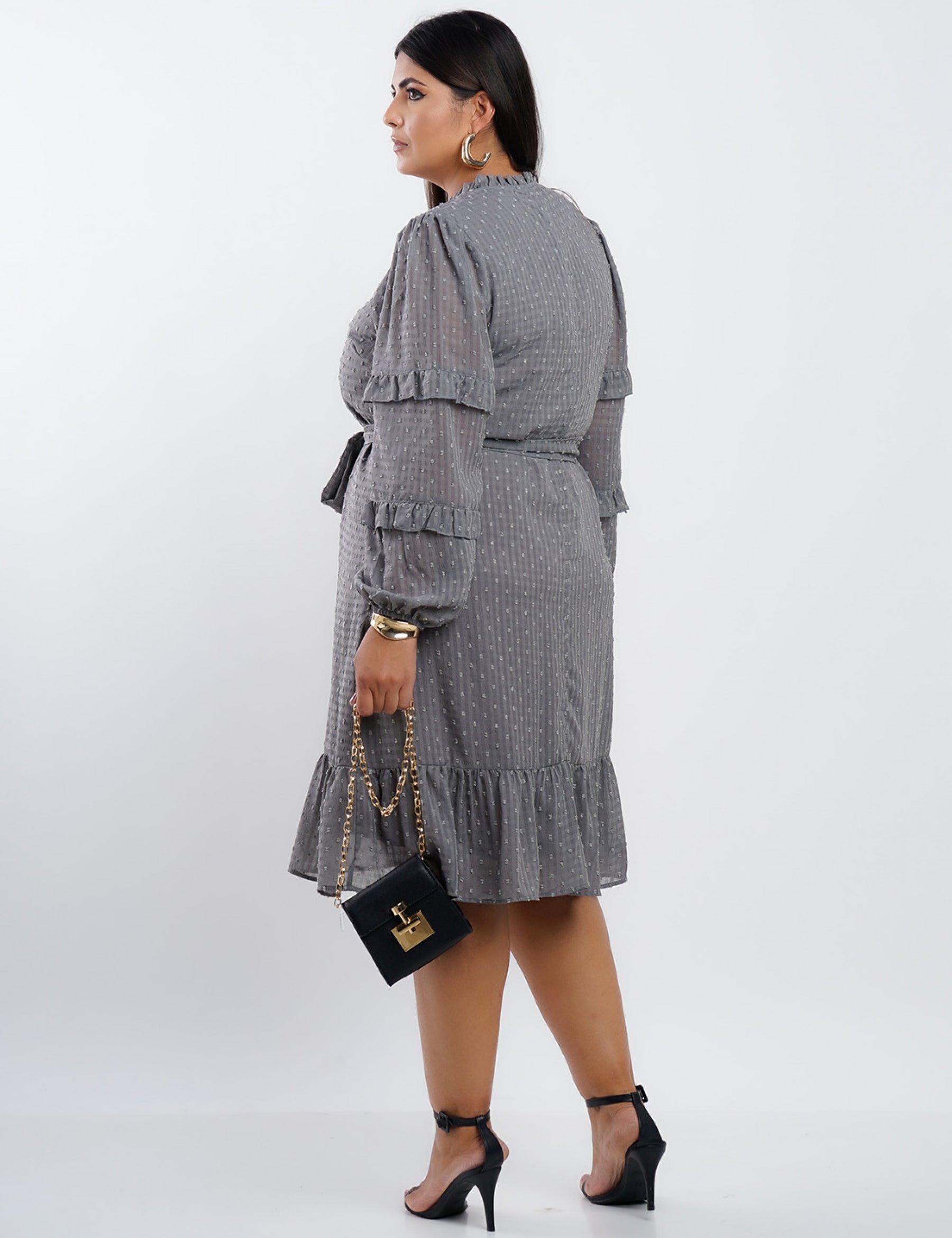 Vestido Curto Chiffon Poá Com Babadinho