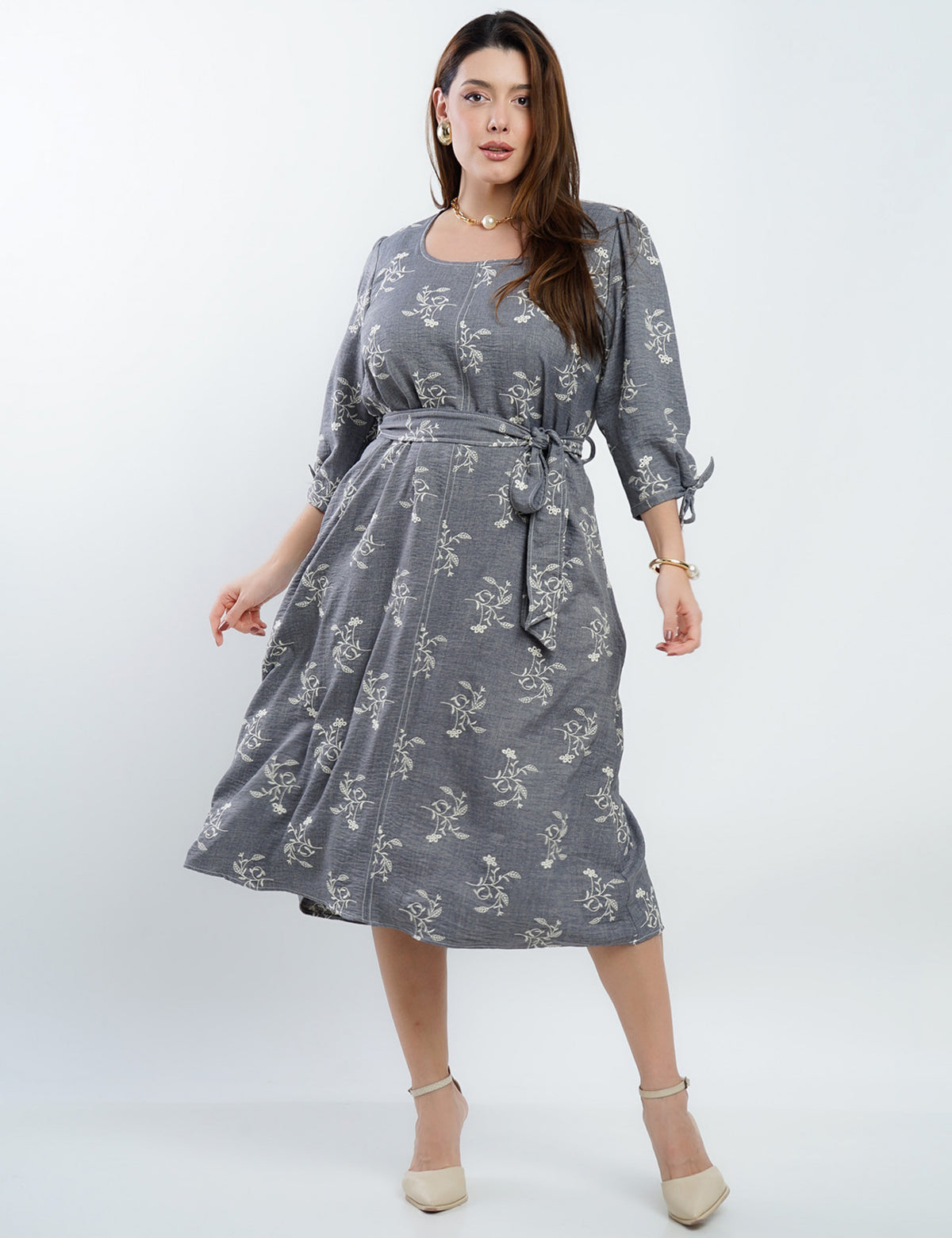 Vestido Midi Crepe Com Bordado e Cinto