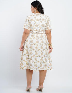 Vestido Curto Linho Misto Com Bordado